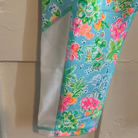 Lilly Pulitzer x Disney Parks Leggings - Lilly Loves Disney - Picture 2 of 5